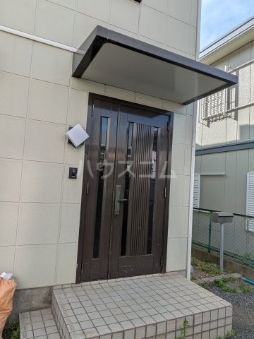 24/28 エントランス