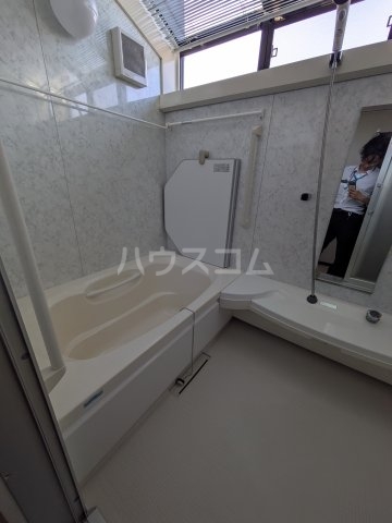 17/28 浴室