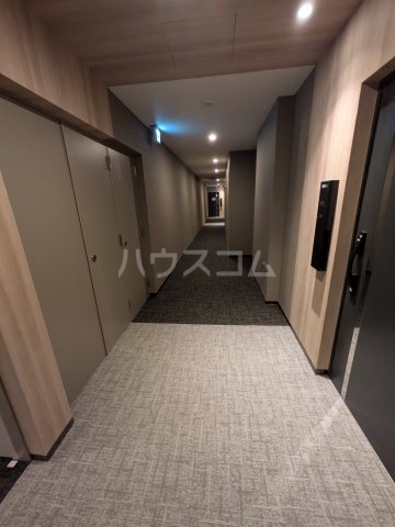 21/30 エントランス
