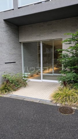 20/30 エントランス