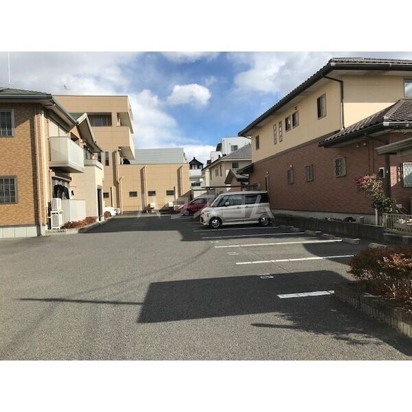 2/2 駐車場