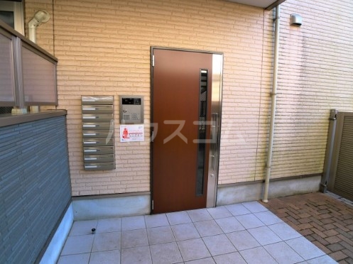 19/20 エントランス