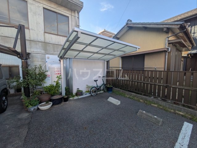 22/30 駐車場