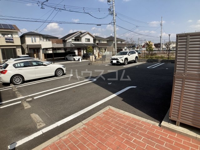 26/30 駐車場