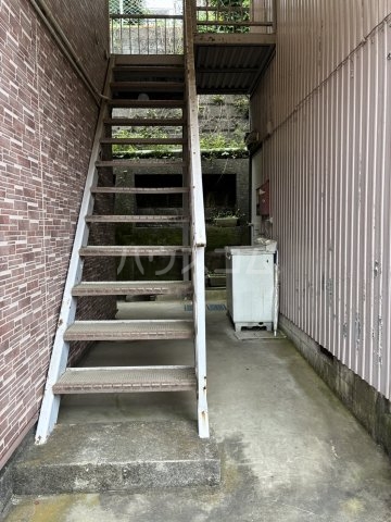 25/30 エントランス
