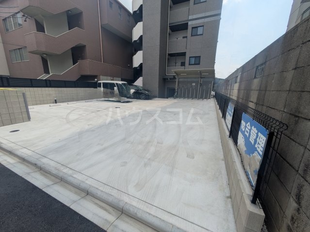 28/30 駐車場