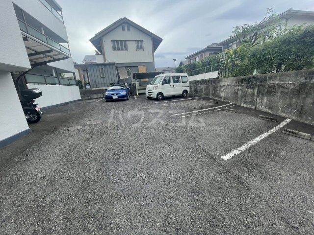 2/2 駐車場