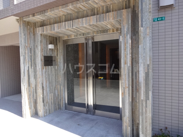 18/28 エントランス