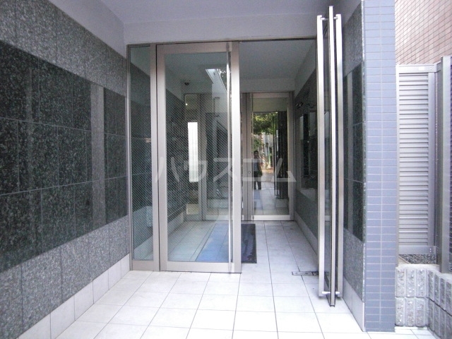 22/30 エントランス