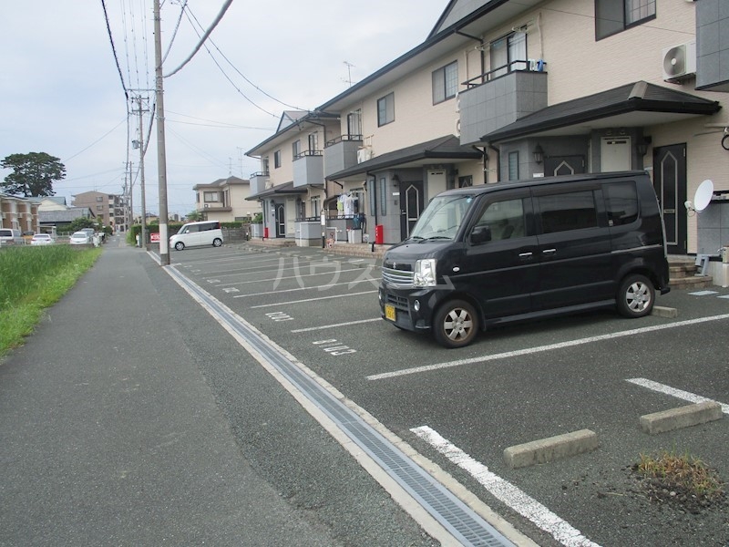 15/17 駐車場