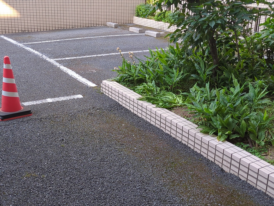 28/30 駐車場