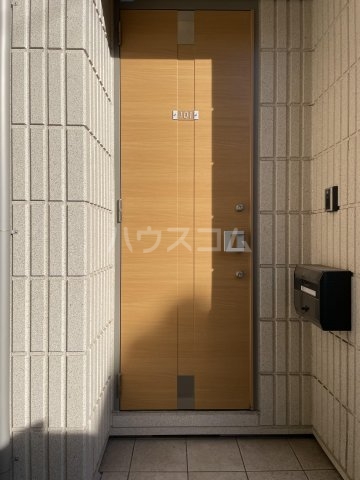 25/30 エントランス