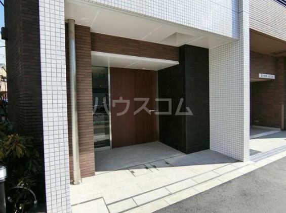 18/20 エントランス