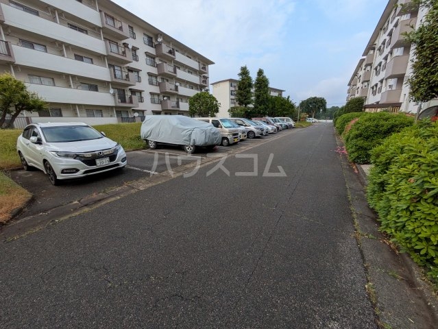 2/3 駐車場