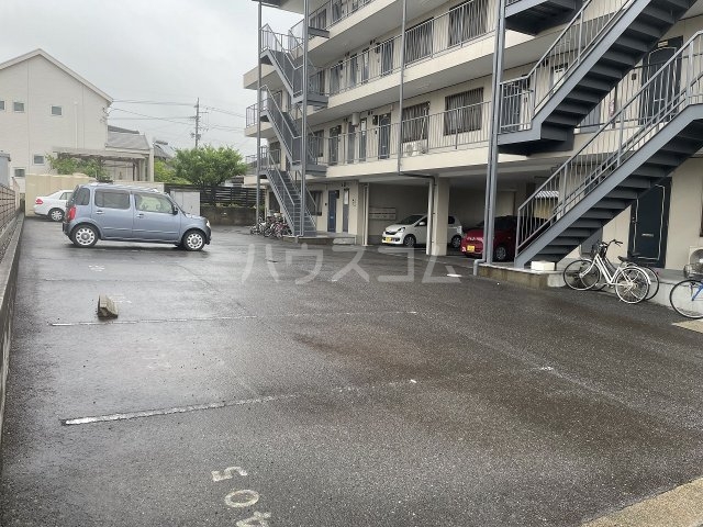 26/30 駐車場