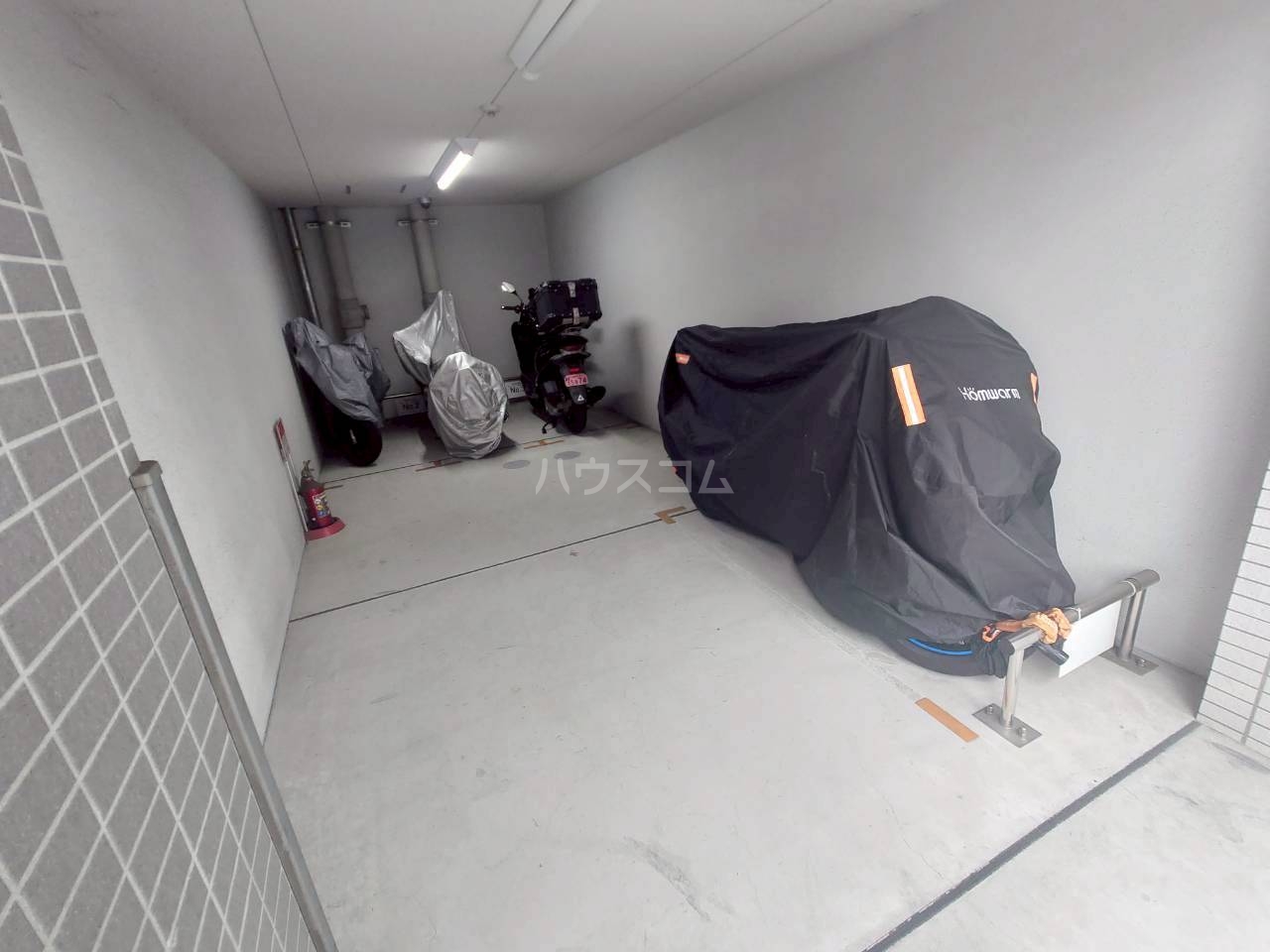 28/30 駐車場