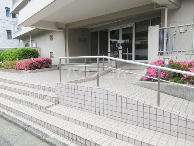 14/15 エントランス