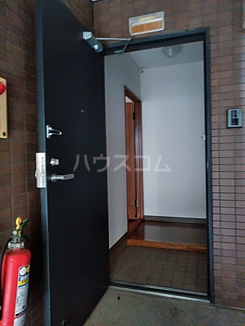 16/30 玄関