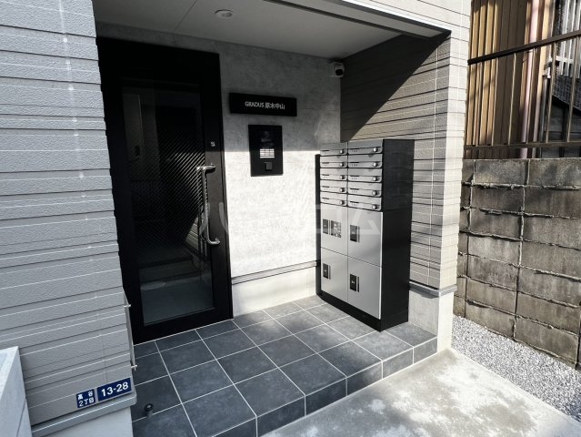 2/4 エントランス