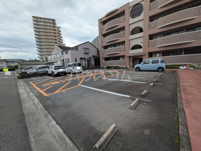 18/29 駐車場