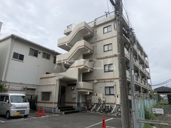 17/23 エントランス