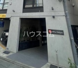 18/23 エントランス
