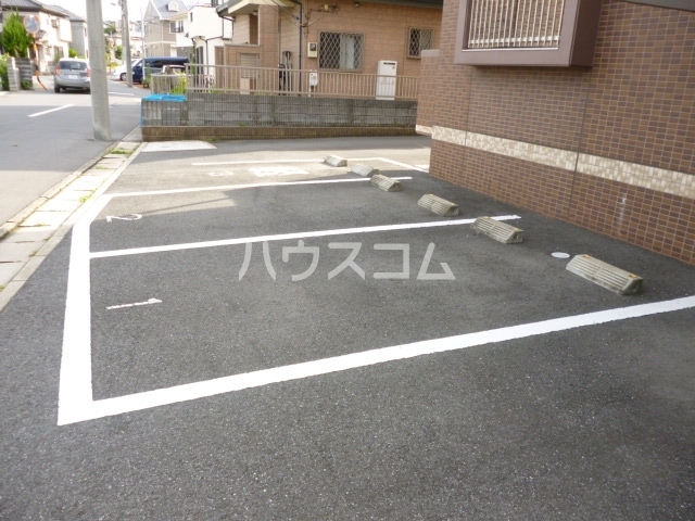 28/30 駐車場
