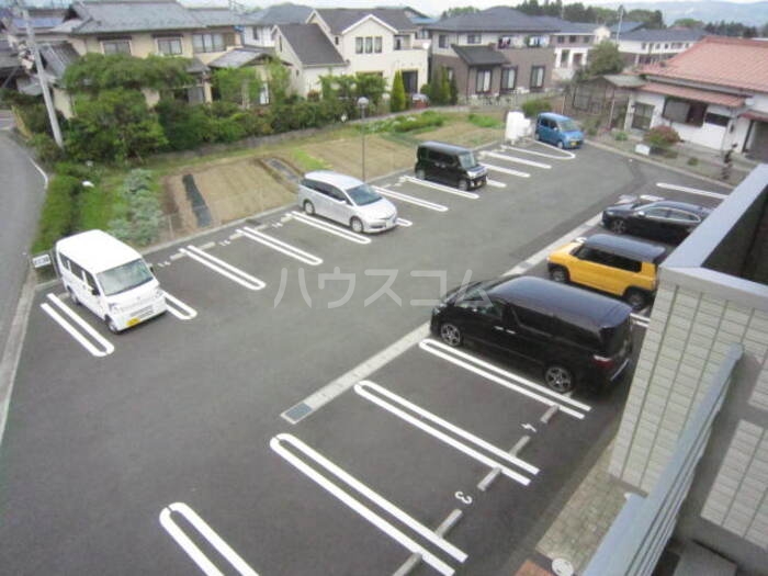 15/15 駐車場