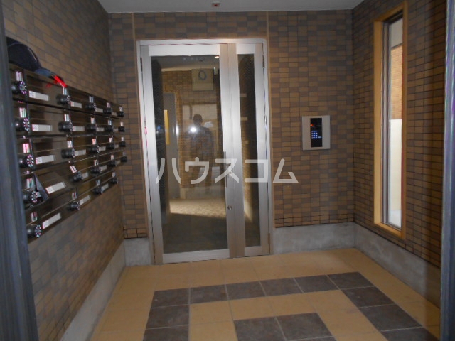 22/30 エントランス