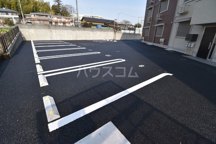 18/28 駐車場