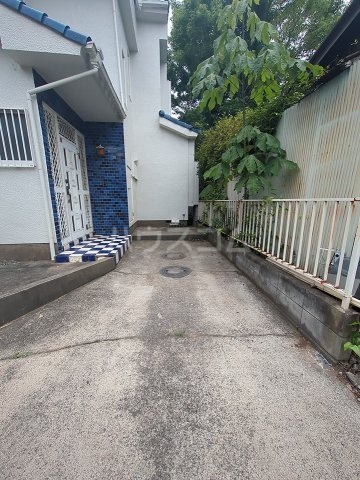 23/30 駐車場