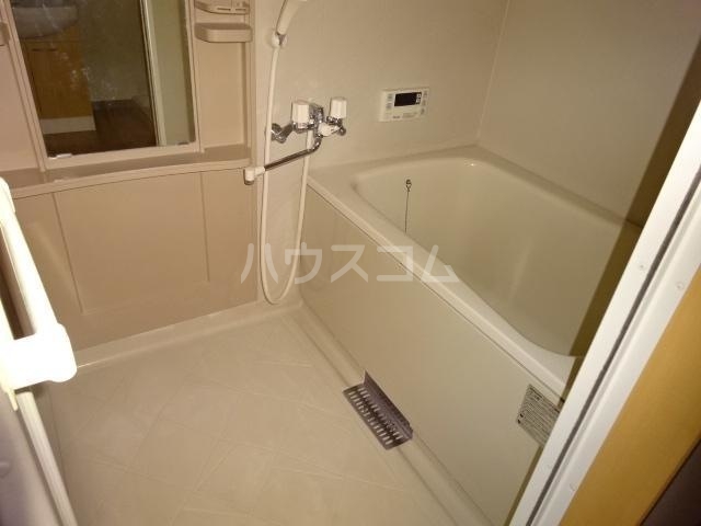 13/22 浴室