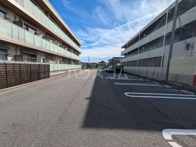15/23 駐車場