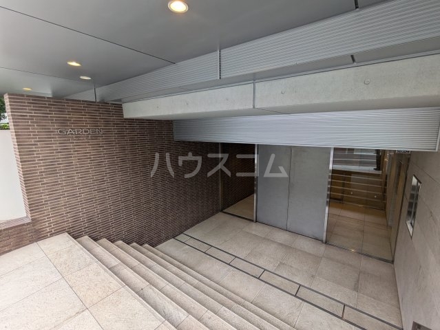 3/4 エントランス