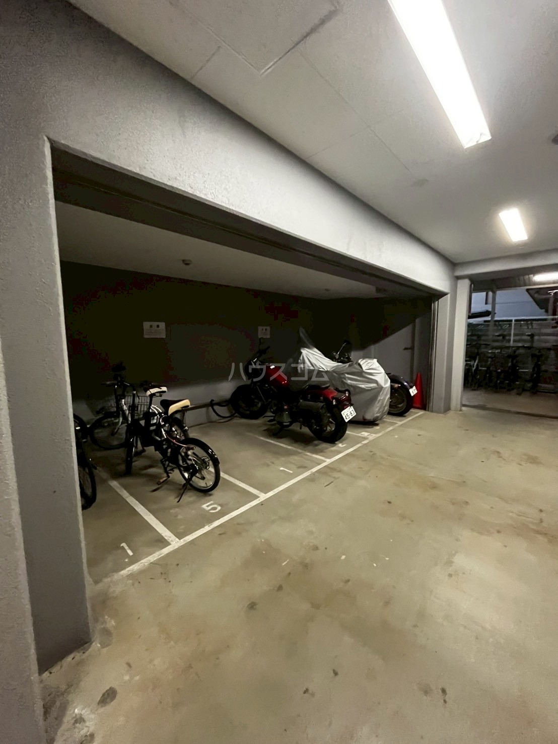20/30 駐車場