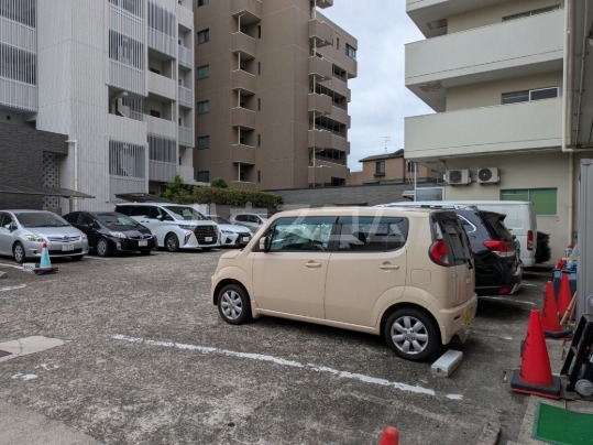 2/10 駐車場