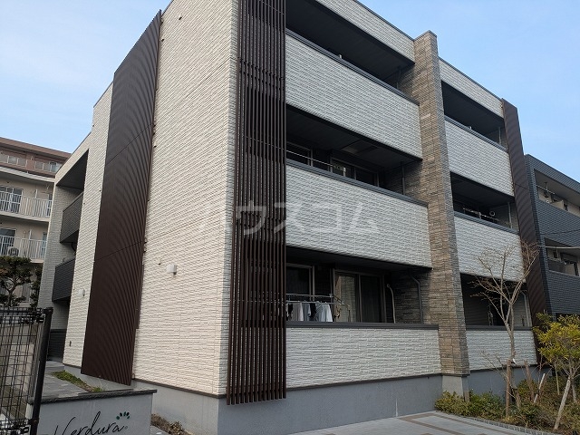 ベルドゥラ藤沢の間取り