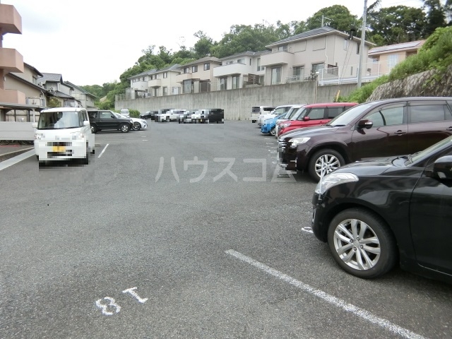 24/25 駐車場