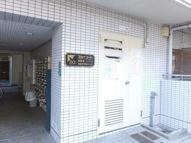 18/28 エントランス