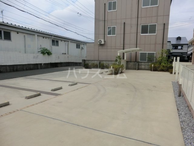 2/5 駐車場