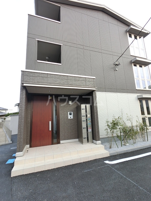 2/4 エントランス