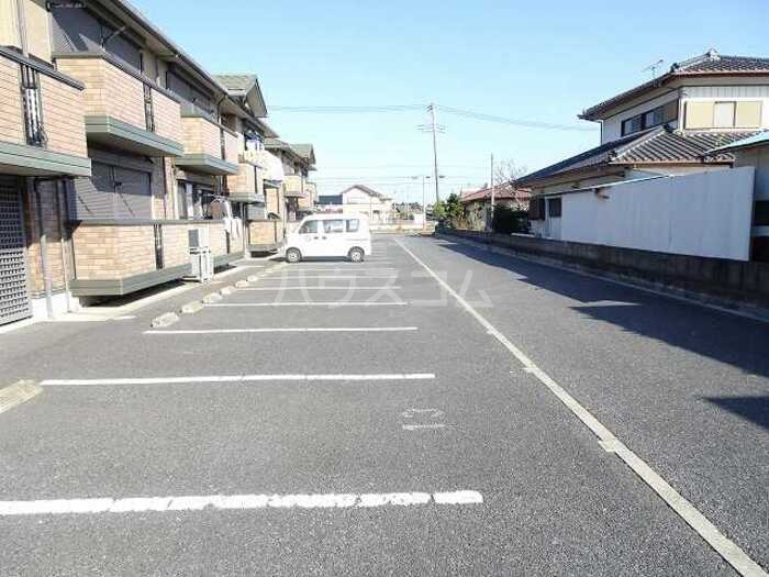 18/21 駐車場