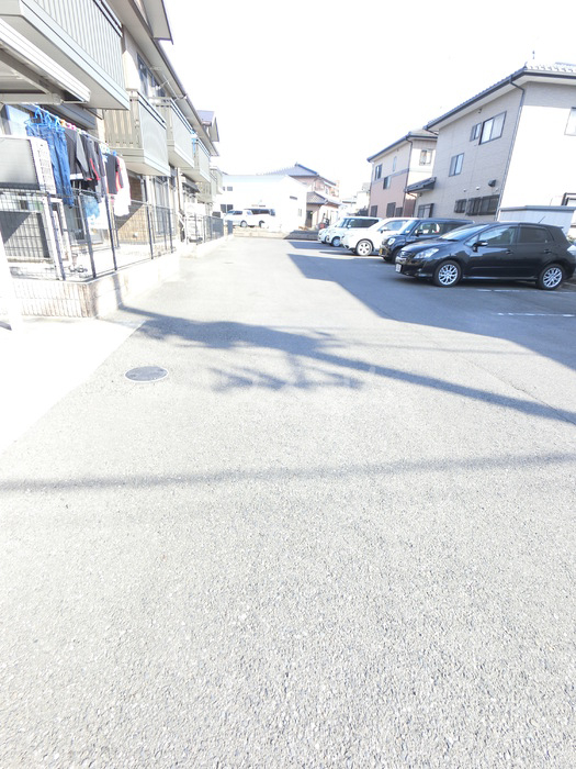 2/3 駐車場