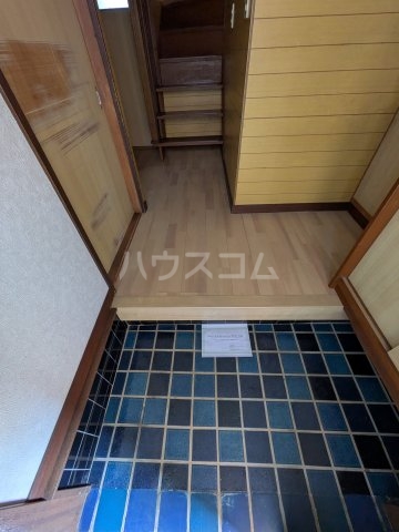 16/30 玄関