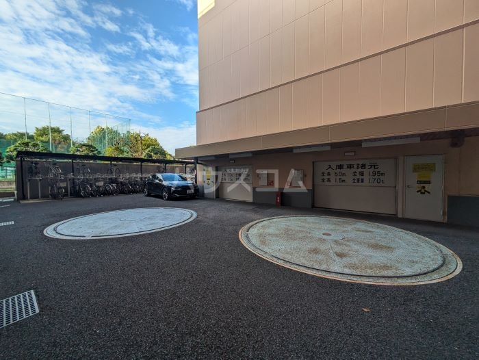 22/30 駐車場