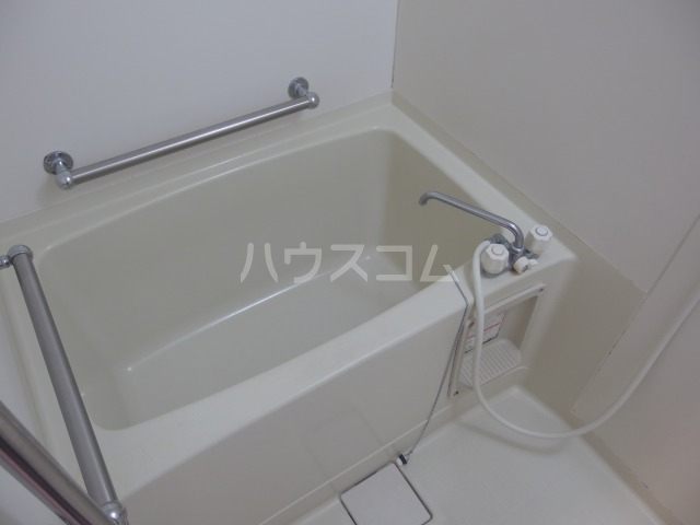 13/30 浴室