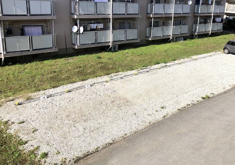 15/15 駐車場
