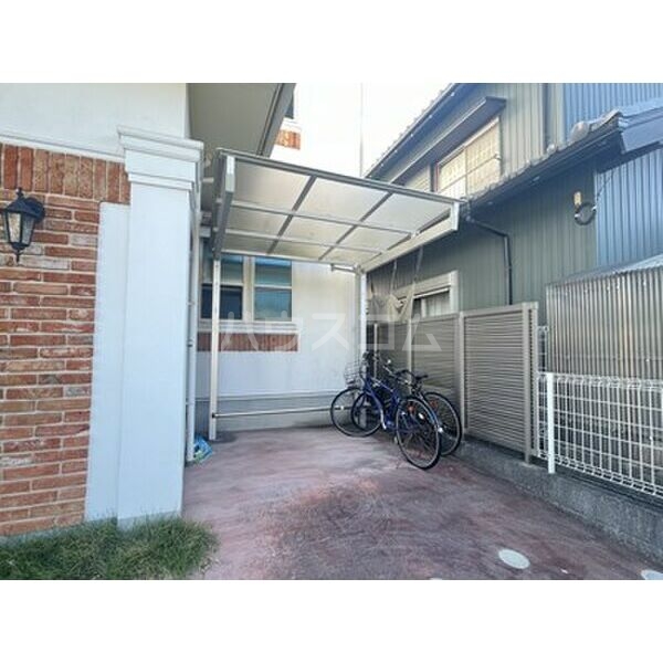 13/13 駐車場