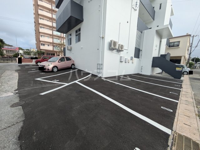 23/25 駐車場