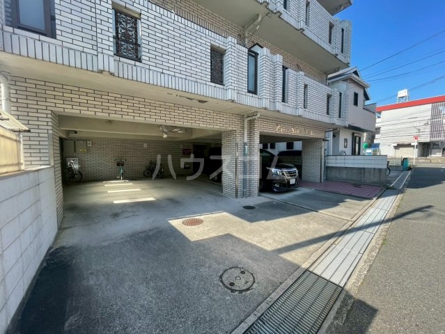 2/6 駐車場
